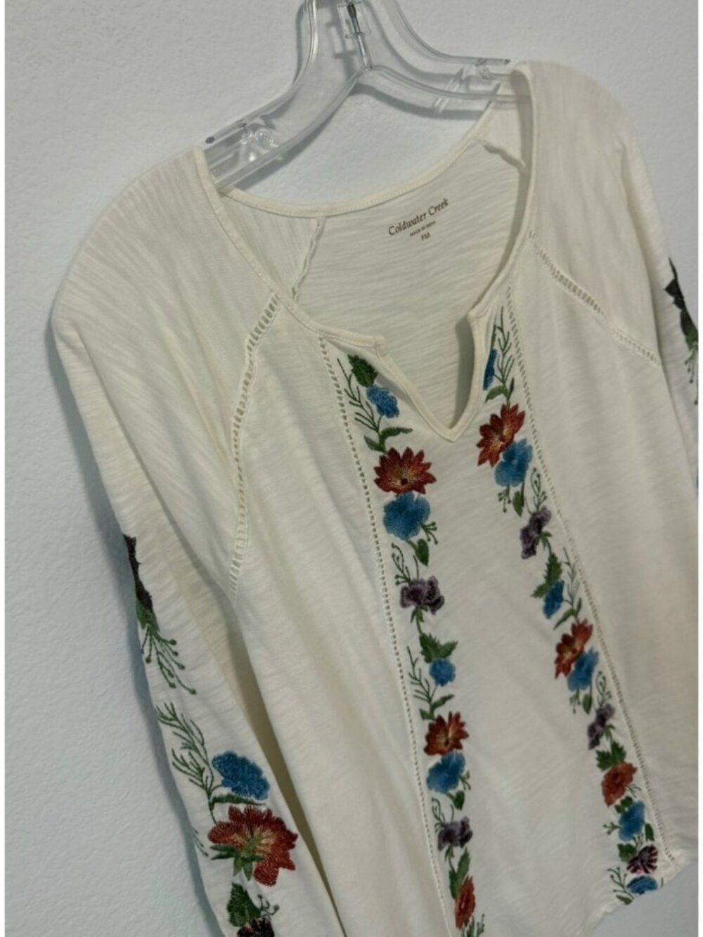Coldwater Creek Long Sleeve V-Neck 🌺 Floral Embroidered Cream Blouse Size M pet - Picture 5 of 8